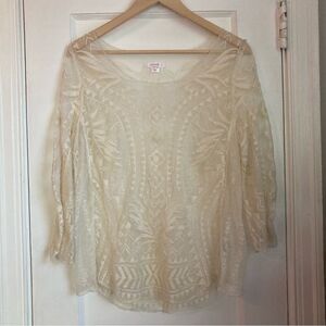 Xhilaration Cream Lace 3/4 Sleeve Sheer Top Size Small/Medium